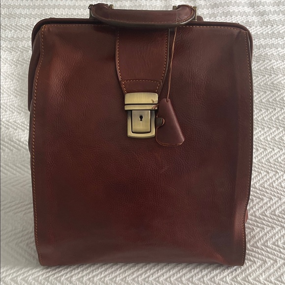 Sophisticated Brown Leather Men's Briefcase - Picture 1 of 16